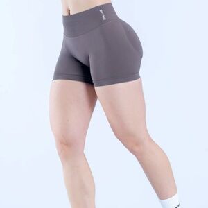 DFYNE Impact Shorts Truffle